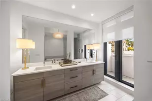 875 6th Ave S, Naples, FL 34102 - Photo 16