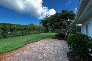 321 Burning Tree Dr, Naples, FL 34105 - Photo 16