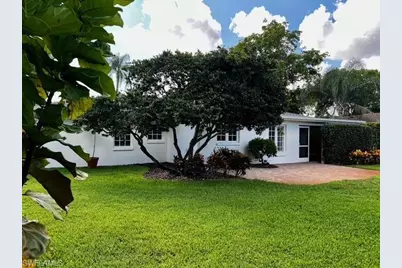 321 Burning Tree Dr, Naples, FL 34105 - Photo 22