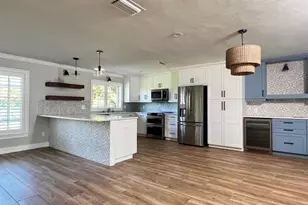 321 Burning Tree Dr, Naples, FL 34105 - Photo 4