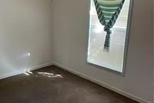 318 Leawood Cir, Naples, FL 34104 - Photo 10