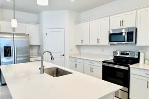 2258 Avocado Ln, Naples, FL 34120 - Photo 4