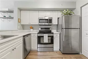 1260 Wildwood Lakes Blvd, Naples, FL 34104 - Photo 16