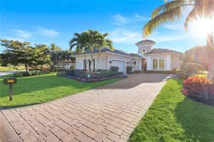 28864 Blaisdell Dr, Naples, FL 34119 - Photo 2