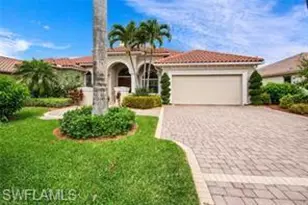 1015 Tivoli Dr, Naples, FL 34104 - Photo 1