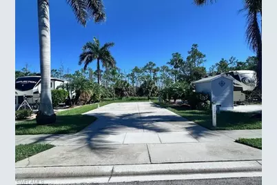 1252 Diamond Lake Cir, Naples, FL 34114 - Photo 2