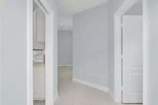 4231 Redonda Ln, Naples, FL 34119 - Photo 6