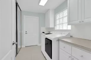 4231 Redonda Ln, Naples, FL 34119 - Photo 32