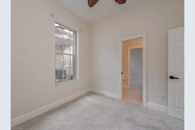 963 Fountain Run, Naples, FL 34119 - Photo 10