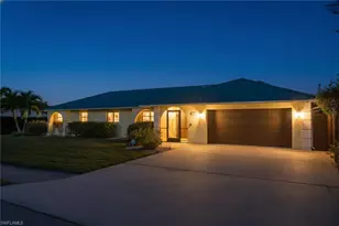 595 103rd Ave N, Naples, FL 34108 - Photo 2