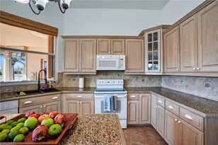 14806 Fripp Island Ct, Naples, FL 34119 - Photo 8