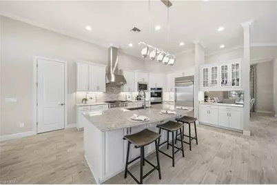 9030 Sorreno Ct, Naples, FL 34119 - Photo 8