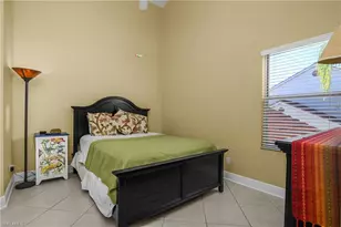 541 Windsor Sq, Naples, FL 34104 - Photo 20
