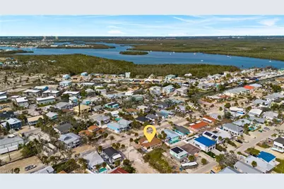 136 Madison Ct, Fort Myers Beach, FL 33931 - Photo 10