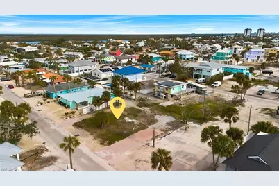 136 Madison Ct, Fort Myers Beach, FL 33931 - Photo 14