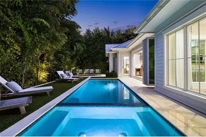 1040 2nd St S, Naples, FL 34102 - Photo 38