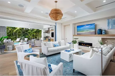 1040 2nd St S, Naples, FL 34102 - Photo 2