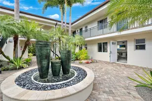 960 7th St S, Naples, FL 34102 - Photo 16
