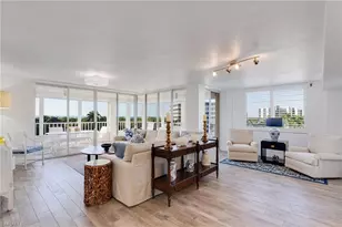 11118 Gulf Shore Dr, Naples, FL 34108 - Photo 4