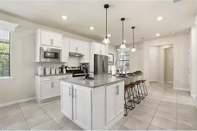 12010 Westmoreland Way, Fort Myers, FL 33913 - Photo 6