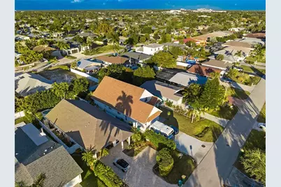 739 102nd Ave N, Naples, FL 34108 - Photo 4