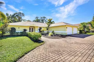 201 Palmetto Dunes Cir, Naples, FL 34113 - Photo 2