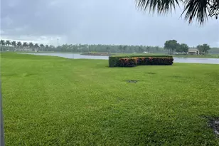 9195 Michael Cir, Naples, FL 34113 - Photo 4