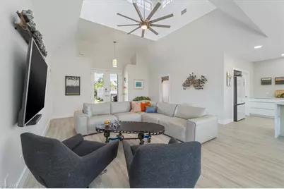 1282 Venetian Way, Naples, FL 34110 - Photo 8