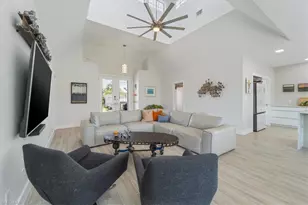 1282 Venetian Way, Naples, FL 34110 - Photo 8