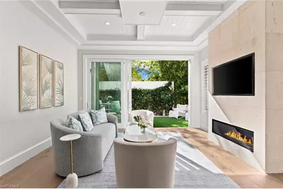 810 9th St S, Naples, FL 34102 - Photo 4