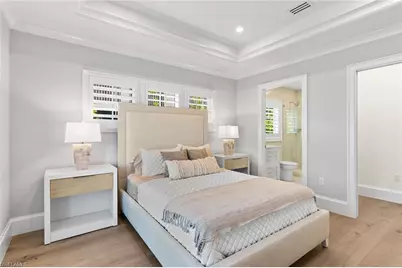 810 9th St S, Naples, FL 34102 - Photo 20