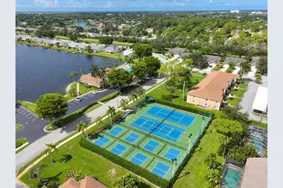 2126 E Crown Pt, Naples, FL 34112 - Photo 24