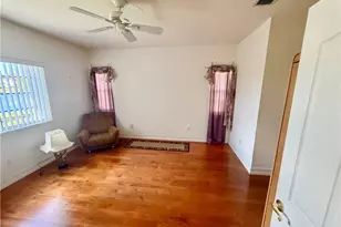 511 Joseph Ct, Naples, FL 34104 - Photo 12