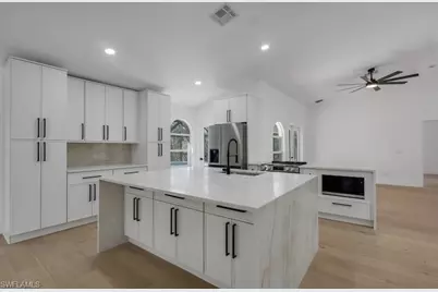 440 33rd Ave NE, Naples, FL 34120 - Photo 10