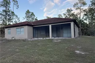 871 Desoto Blvd S, Naples, FL 34117 - Photo 4