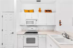 3990 Loblolly Bay Dr, Naples, FL 34114 - Photo 12