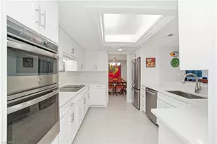 5601 Turtle Bay Dr, Naples, FL 34108 - Photo 6