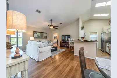 579 Raven Way, Naples, FL 34110 - Photo 2