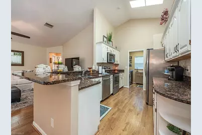 579 Raven Way, Naples, FL 34110 - Photo 4