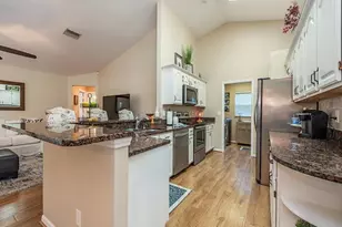 579 Raven Way, Naples, FL 34110 - Photo 4