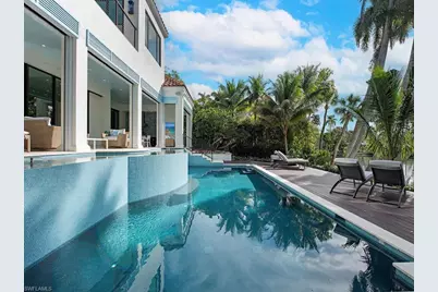 2375 Lantern Ln, Naples, FL 34102 - Photo 32