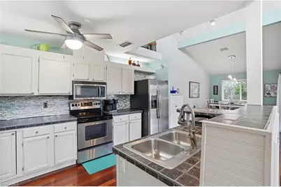 21697/699 Indian Bayou Dr, Fort Myers Beach, FL 33931 - Photo 10