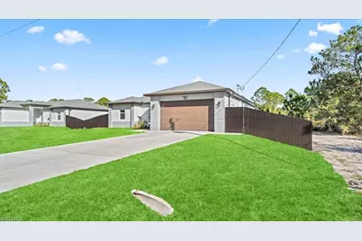 761 Silverstar Ave S, Lehigh Acres, FL 33974 - Photo 4