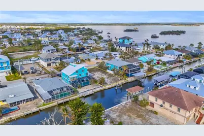 200 Curlew St, Fort Myers Beach, FL 33931 - Photo 4