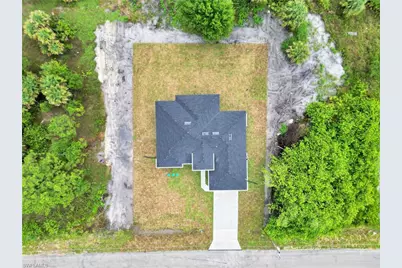 823 Hoosier St E, Lehigh Acres, FL 33974 - Photo 4