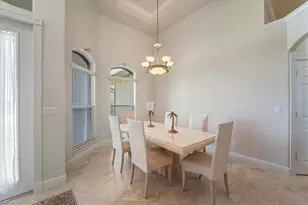 560 Inlet Dr, Marco Island, FL 34145 - Photo 10