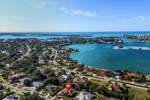 560 Inlet Dr, Marco Island, FL 34145 - Photo 30