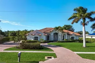 560 Inlet Dr, Marco Island, FL 34145 - Photo 1