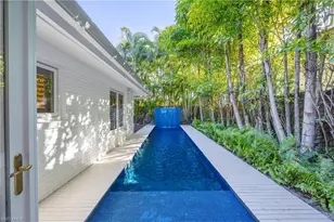 295 6th St N, Naples, FL 34102 - Photo 20