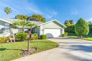 1704 Royal Cir, Naples, FL 34112 - Photo 2
